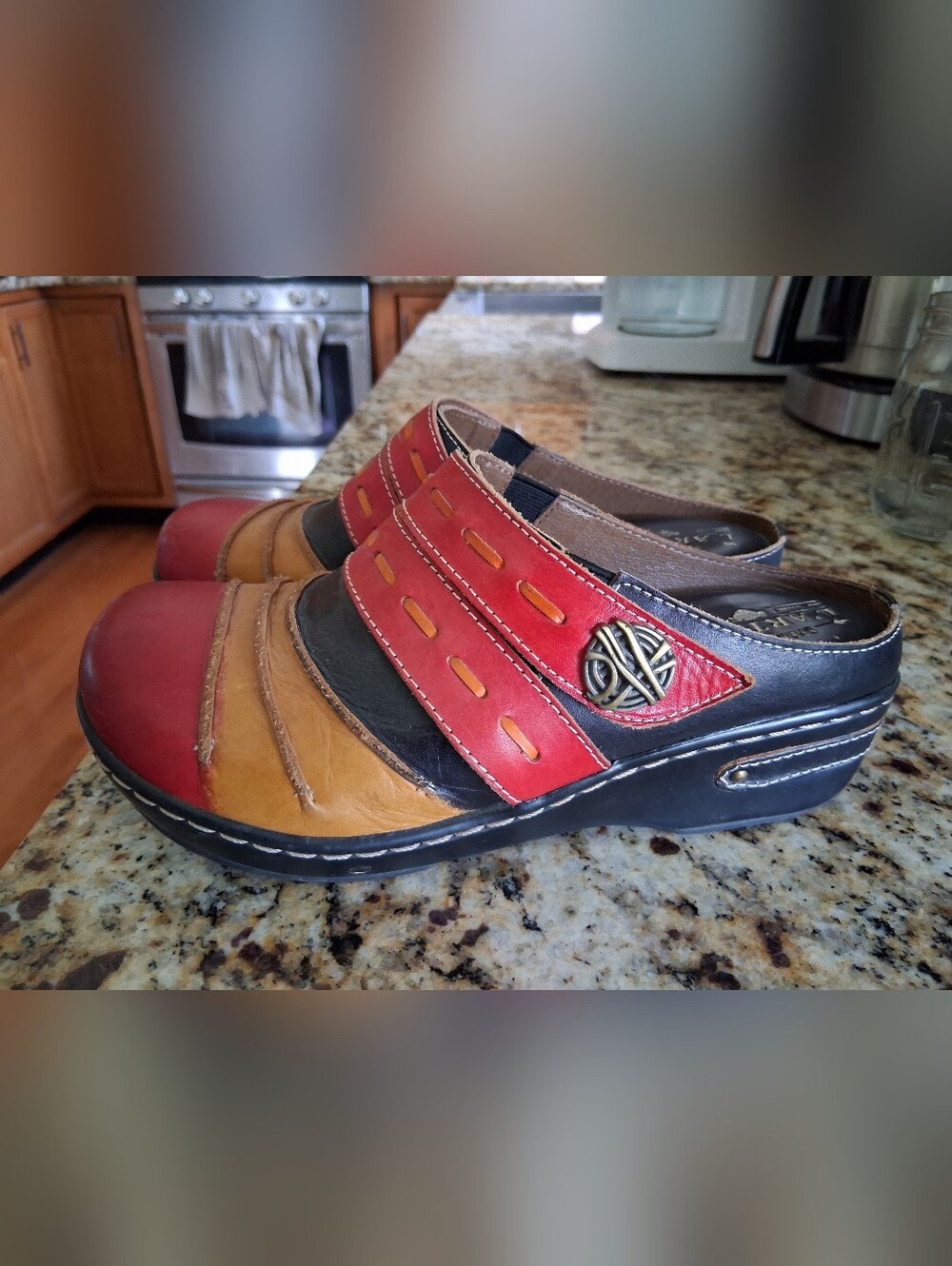 L'artiste Fun MULTI-COLOR LEATHER CLOGS SIZE 38/7 - Picture 2 of 6